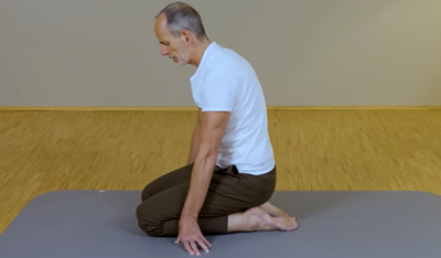 Raztezanje stegna spredaj