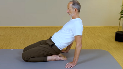 Raztezanje stegna spredaj